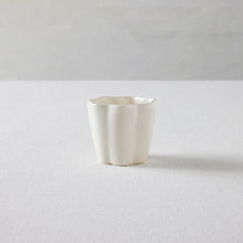 画像をギャラリービューアに読み込む, 亀田文 花形カップ