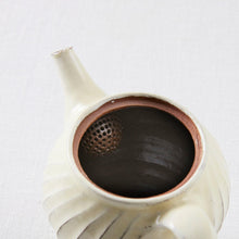 画像をギャラリービューアに読み込む, 後藤義国 縞ティーポット