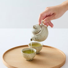 画像をギャラリービューアに読み込む, 天野千香 ヒビ粉引茶杯