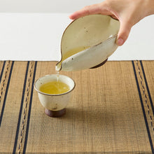 画像をギャラリービューアに読み込む, 淡海陶芸研究所 白泥小煎茶碗