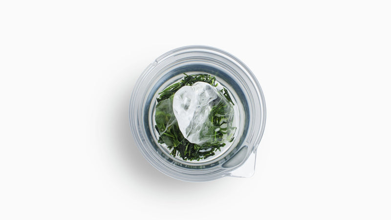 氷出しのお茶の淹れ方レシピ。煎茶の旨味を感じる、色も鮮やかな冷茶
