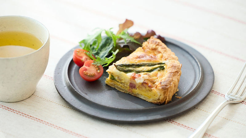 春野菜のキッシュと「さくらの煎茶」で季節を味わうレシピ