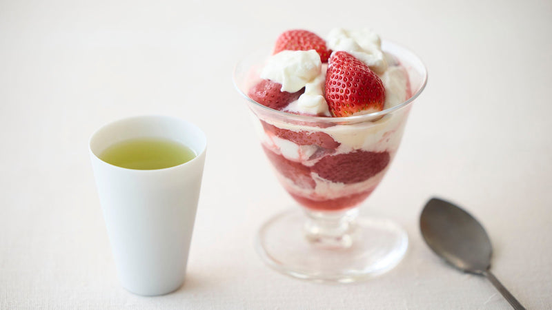 濃厚な旨みの「012 あさつゆ」といちごサンデーを味わうレシピ