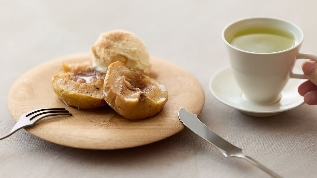 焼きりんごのバニラアイス添えに「062 ごこう」を合わせる、冬のおやつレシピ