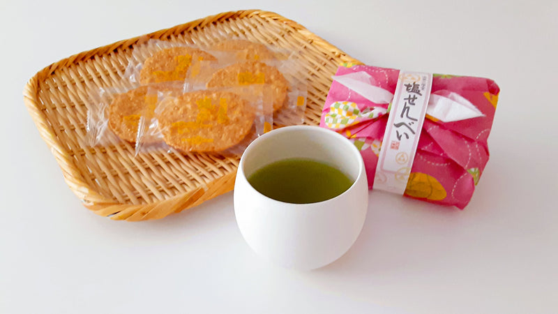 【お菓子とお茶】文豪家・江戸川乱歩も愛した池袋・三原堂の「塩せんべい」と「018 うじひかり」