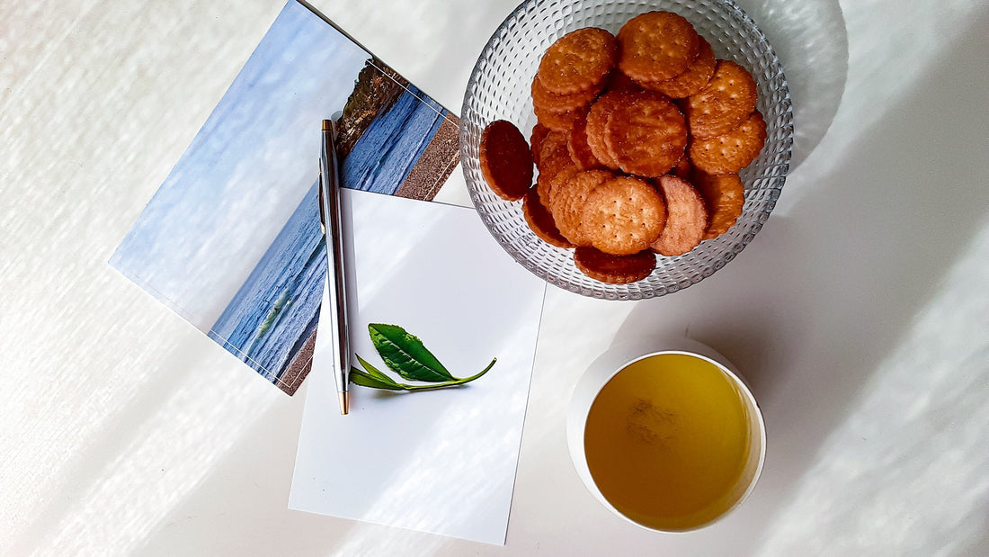 【お菓子とお茶】まじめなおかし。野村煎豆加工店の「まじめ  ミレービスケット」と「047 釜炒りはるもえぎ」