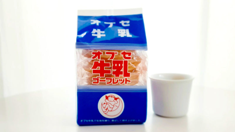 【お菓子とお茶】レトロなデザインが印象的！オブセ牛乳の「オブセ牛乳ゴーフレット」と「040 静7132」