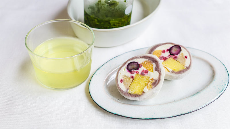【お菓子とお茶】まるで打ち上げ花火！夏のフルーツパフェを包み込んだ五條堂の「鴻池花火」と「016 むさしかおり」