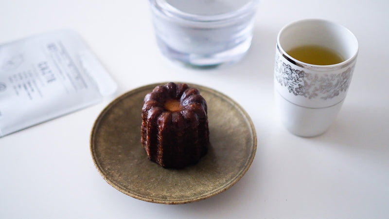 お菓子とお茶｜絶妙食感のカヌレでくつろぎ時間を。patisserie easeのカヌレと「027 CA278」