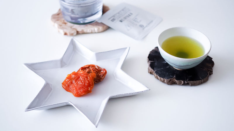 お菓子とお茶｜酸味と甘み、香りの変化を楽しむ。玉井フルーツ店「すもも」と「029 めいりょく」