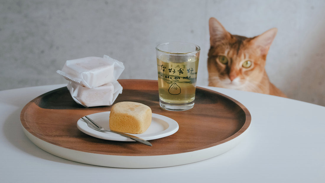 お菓子とお茶(と猫)｜まるで台湾気分。ジャスミンティー×はちかく 鳳梨パイナップルケーキセット