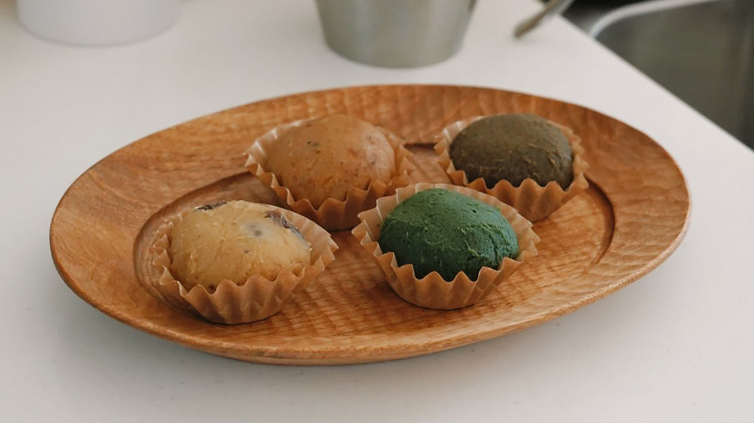 お菓子とお茶｜プチプチ食感。喫茶ホーボー堂の「玄米おはぎ」と「044 うじみどり」