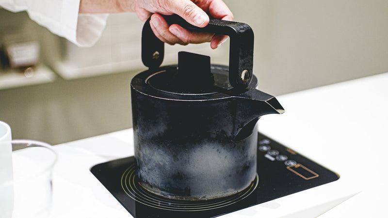 わたしの茶道具〈MY TEA TOOL.〉08「ビタクラフトのケトル」煎茶堂東京・ティーコンシェルジュ／古川千鶴