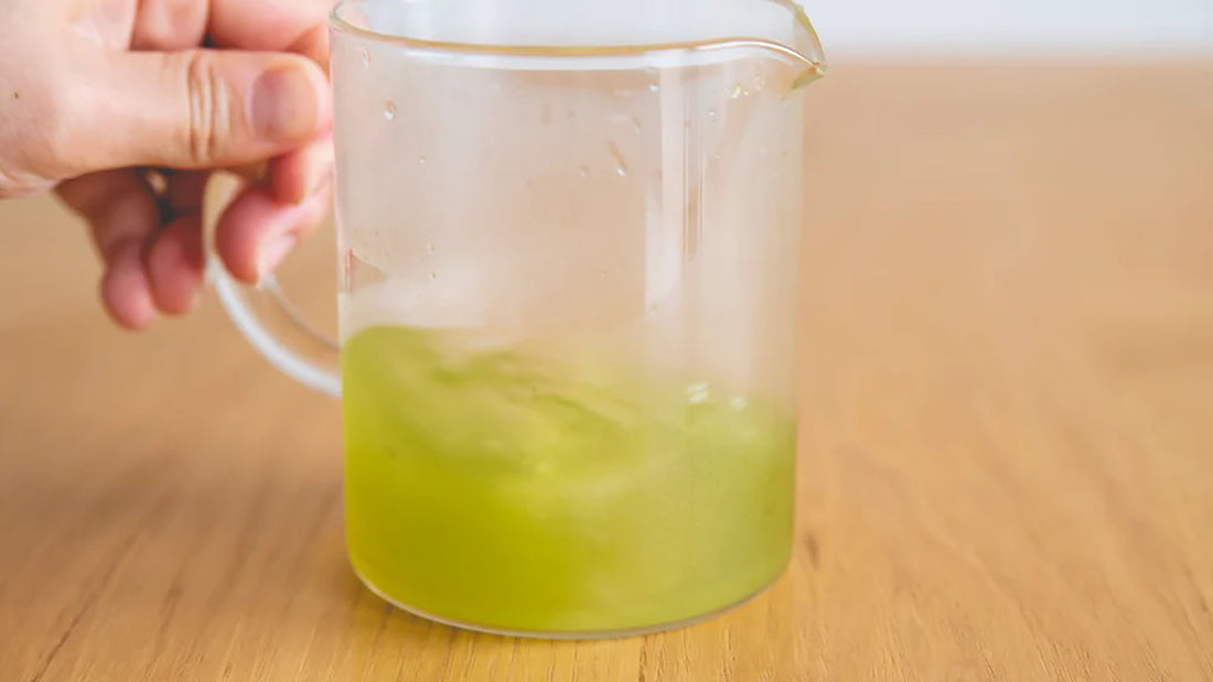 いちばん手軽な冷茶。温かく淹れて氷で冷やす、美味しい急冷のお茶淹れ方レシピ