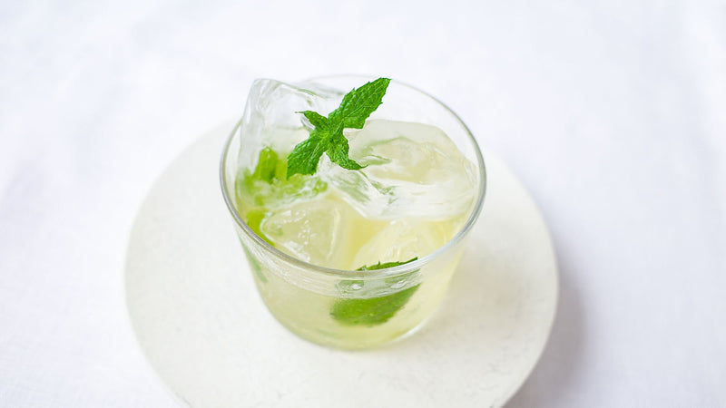 夏におすすめ！お茶とミントと炭酸だけでつくる「ジュニパーベリーティーモヒート」レシピ