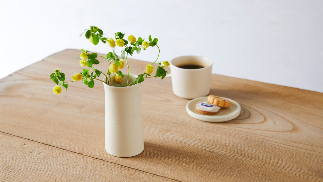 自由きままな植物を、ありのままで。作山窯「フラワーベース」