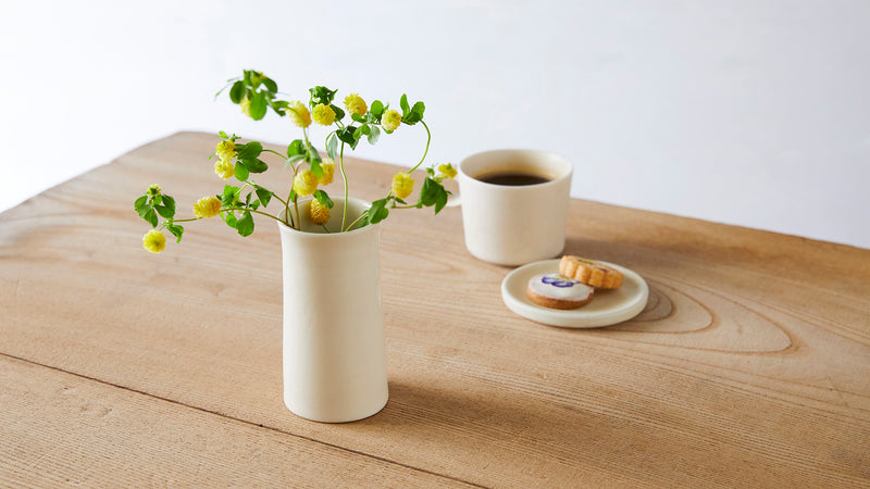 自由きままな植物を、ありのままで。作山窯「フラワーベース」