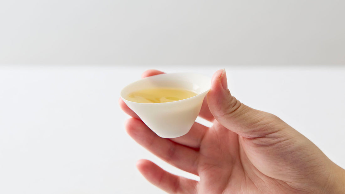 茶を引き立てる無垢な白。林沙也加の茶器