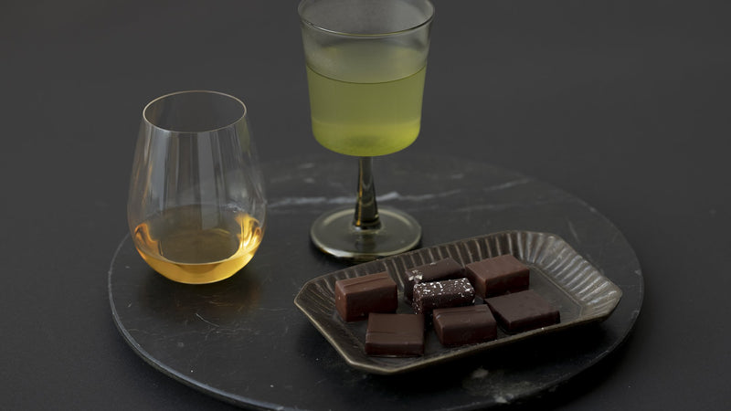チョコ×ブランデー×お茶で複雑な味わいを。「048 鳳春」のトリプルペアリングレシピ