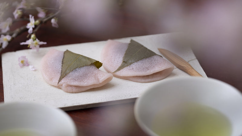 おうち花見は桜とお茶で。「044 うじみどり」と桜餅のハーモニーを味わう