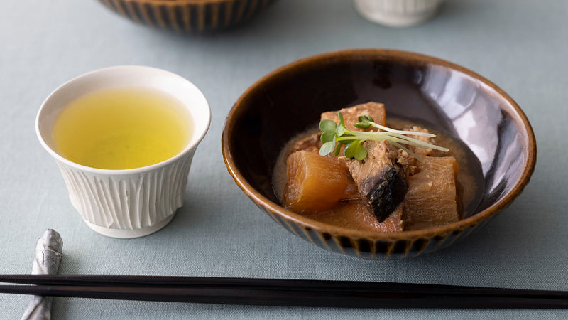 旬のブリ大根といただく「038 山の息吹」。食中に合うお茶のレシピ