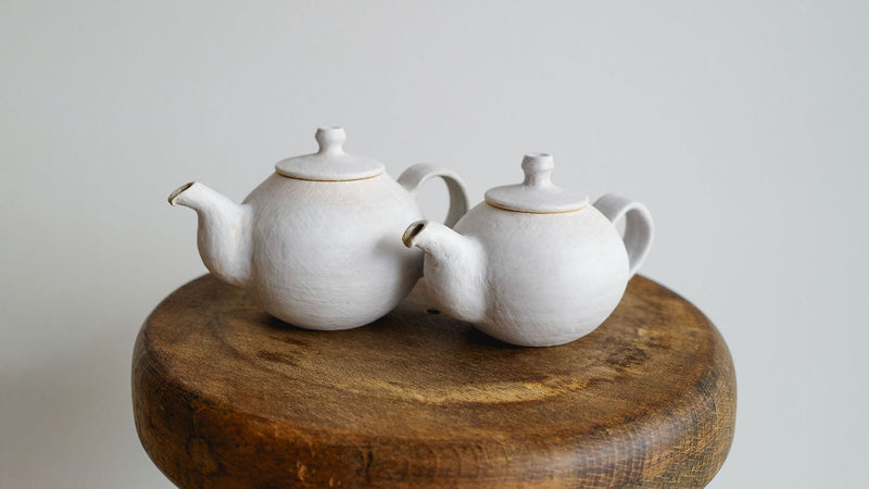茶の時間の輪郭を、白と味わう。児玉修治「○pot」