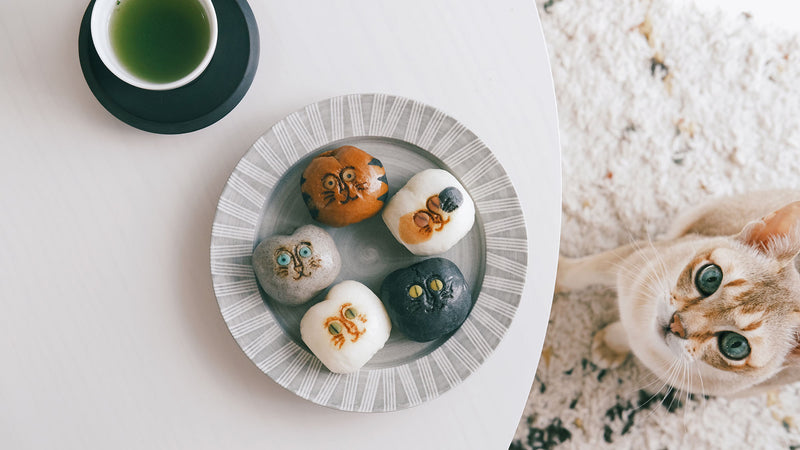 お菓子とお茶(と猫)｜No cat No life. 稲豊園「招福猫子まんじゅう」と「029 めいりょく」