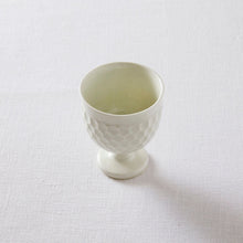 画像をギャラリービューアに読み込む, 阿部春弥 白磁しのぎ亀甲ゴブレット
