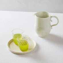 画像をギャラリービューアに読み込む, カラー:白
