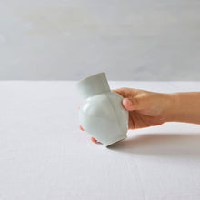 画像をギャラリービューアに読み込む, 渡辺キエ 一輪挿し
