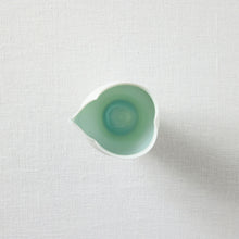 画像をギャラリービューアに読み込む, 村田匠也 青白磁葉形片口

