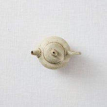 画像をギャラリービューアに読み込む, 天野千香 ヒビ粉引後手急須 茶壺
