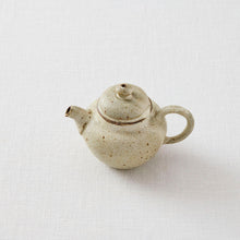 画像をギャラリービューアに読み込む, 天野千香 ヒビ粉引後手急須 茶壺
