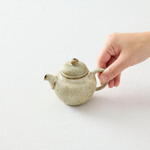 画像をギャラリービューアに読み込む, 天野千香 ヒビ粉引後手急須 茶壺
