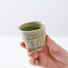 画像をギャラリービューアに読み込む, 中村譲司 灰釉茶杯
