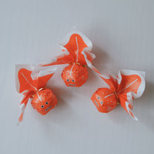 画像をギャラリービューアに読み込む, 上ボシ武内製飴所 金魚ねぶた（りんご羊羹）
