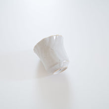 画像をギャラリービューアに読み込む, 安齋新・厚子 白磁ねじり杯
