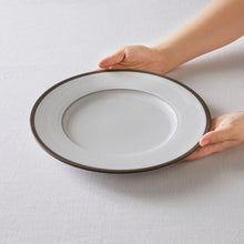 画像をギャラリービューアに読み込む, SAKUZAN 作山窯 snow wide plate

