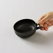 画像をギャラリービューアに読み込む, SAKUZAN 作山窯「ティーカップ」
